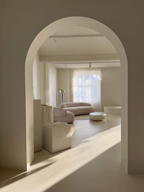 Let the sun in ✨ Trotz Wintertage findet die Sonne immer ihren Weg in unser Studio. 

#bielefeld #mietstudio #bielefeldjetzt